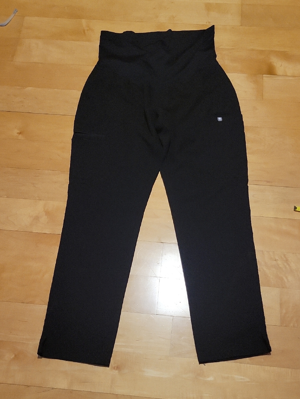 NWOT Figs Yola Maternity Scrub Pants Size M